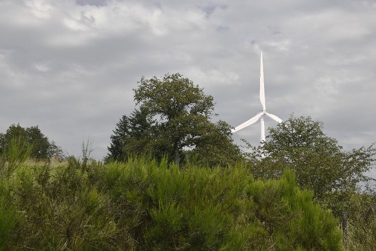 Le Bec depuis la terrasse maison, éolienne E5